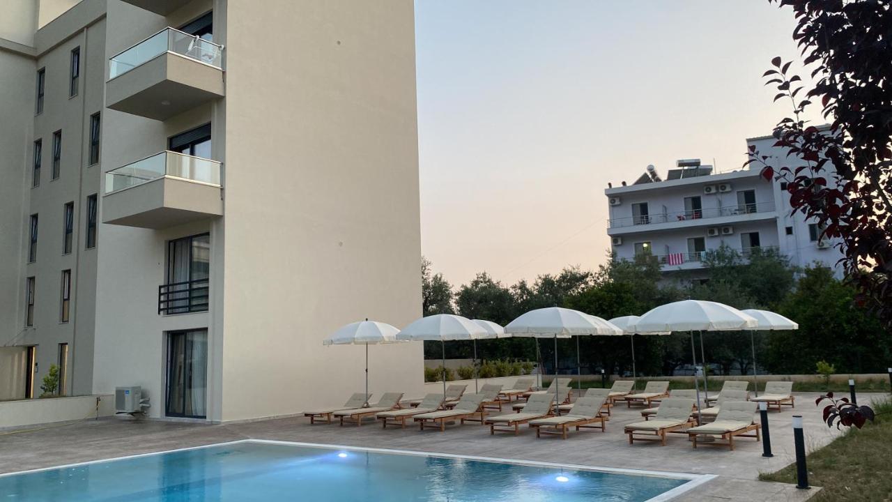 The Blue Wave Hotel Himarë Exteriér fotografie