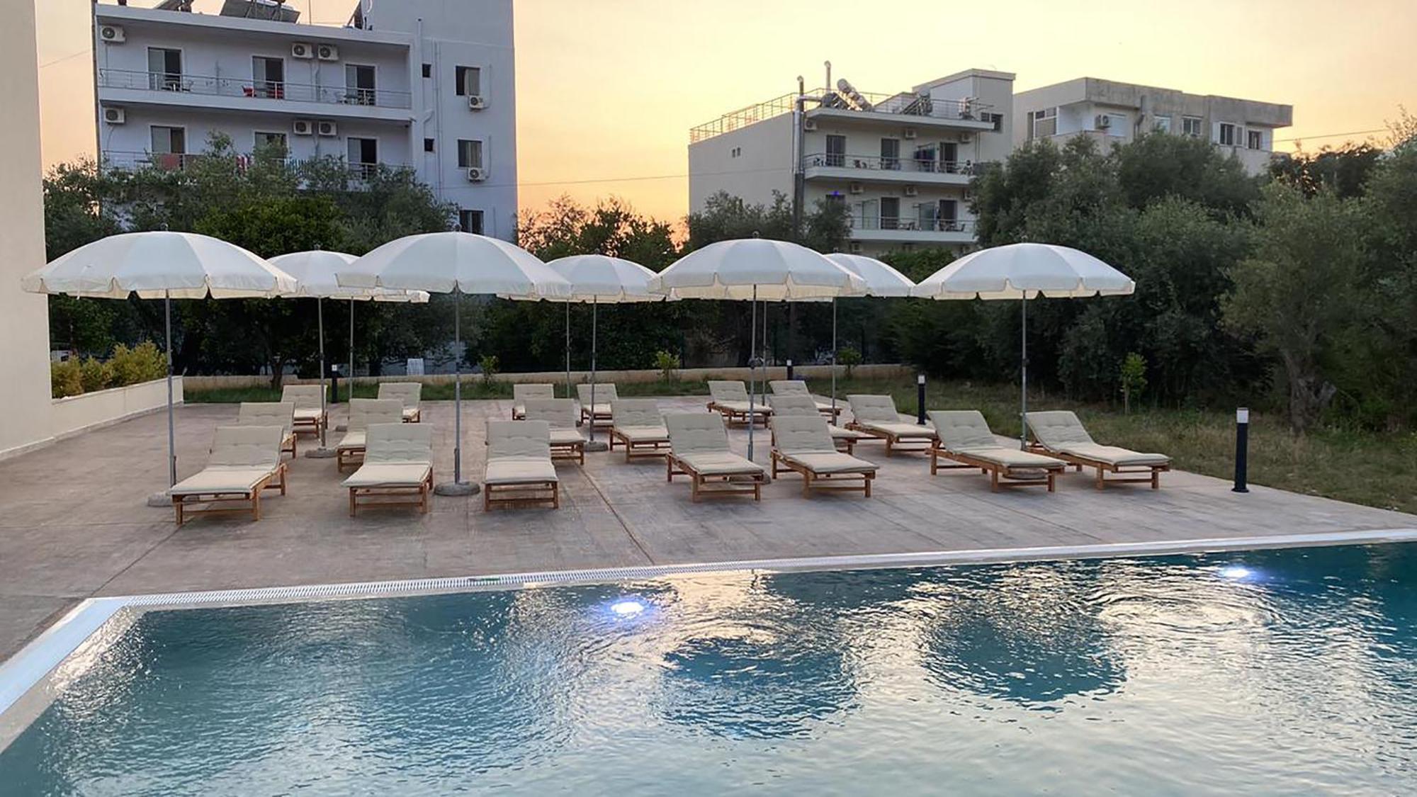 The Blue Wave Hotel Himarë Exteriér fotografie