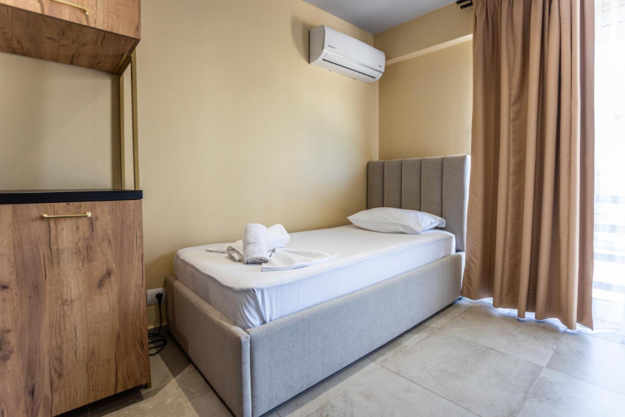 The Blue Wave Hotel Himarë Exteriér fotografie