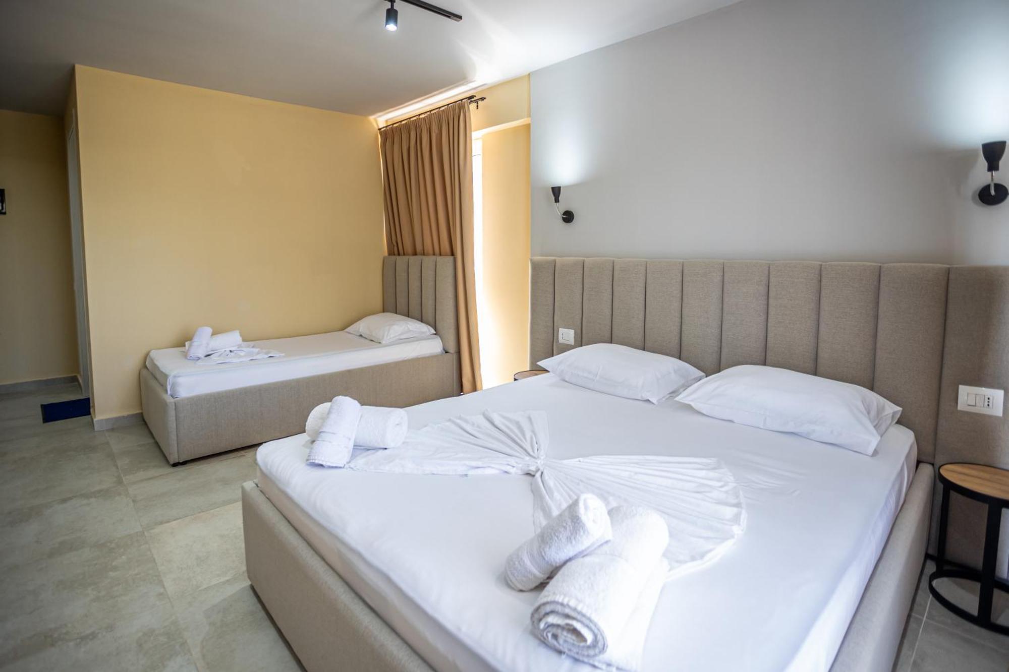The Blue Wave Hotel Himarë Exteriér fotografie