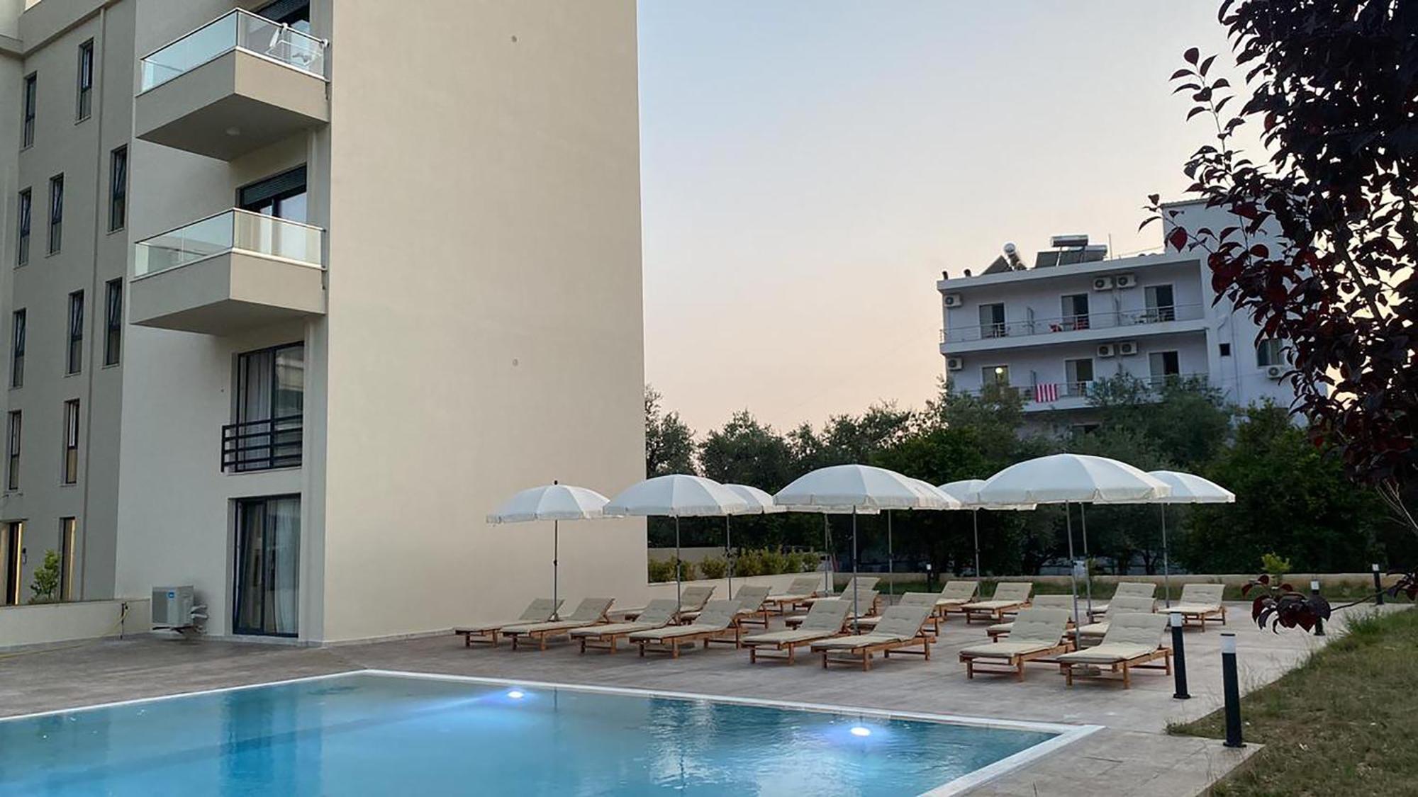 The Blue Wave Hotel Himarë Exteriér fotografie