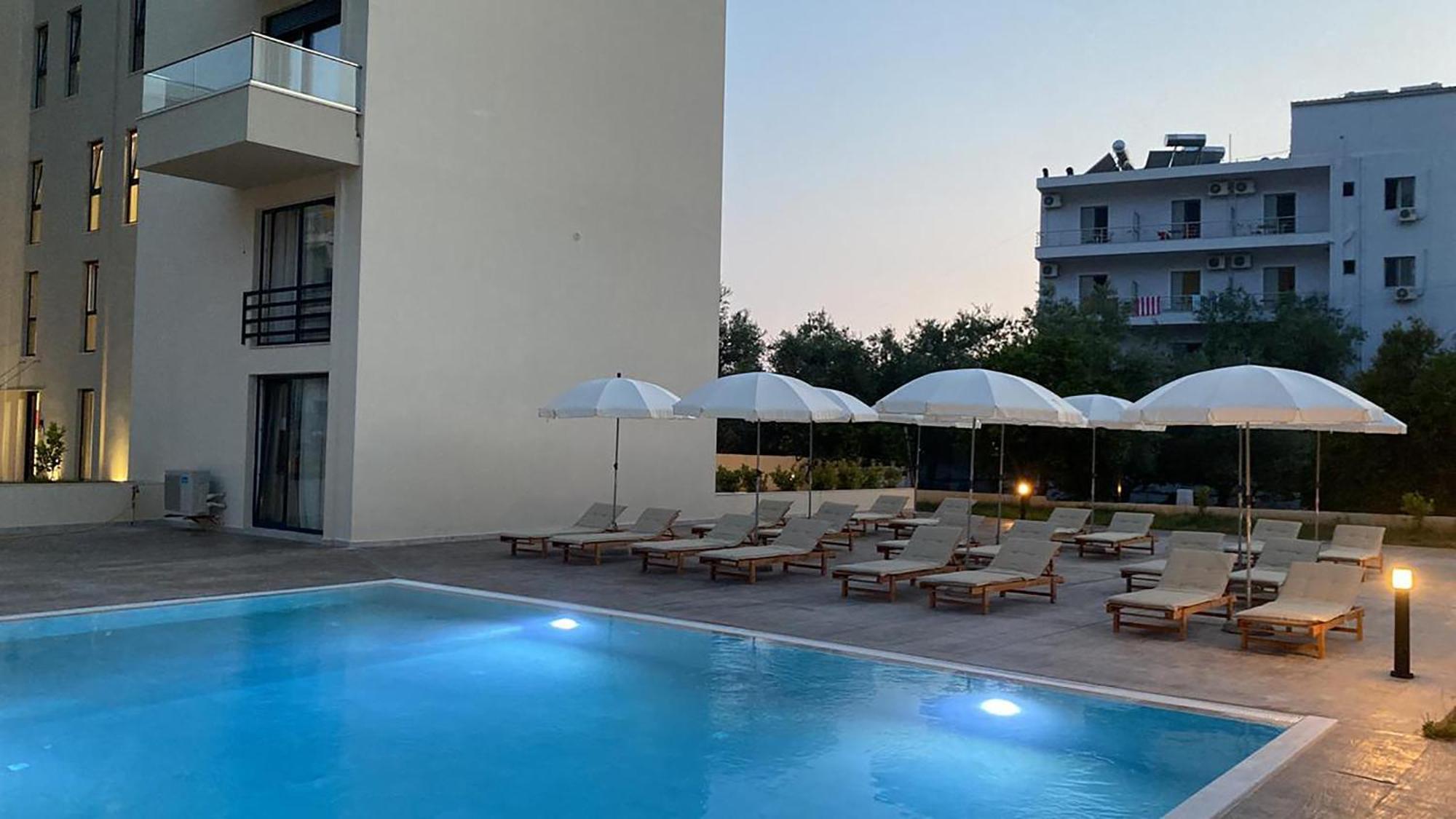 The Blue Wave Hotel Himarë Exteriér fotografie